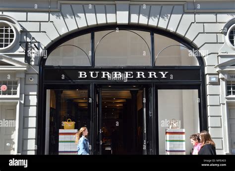 burberry covent garden postcode